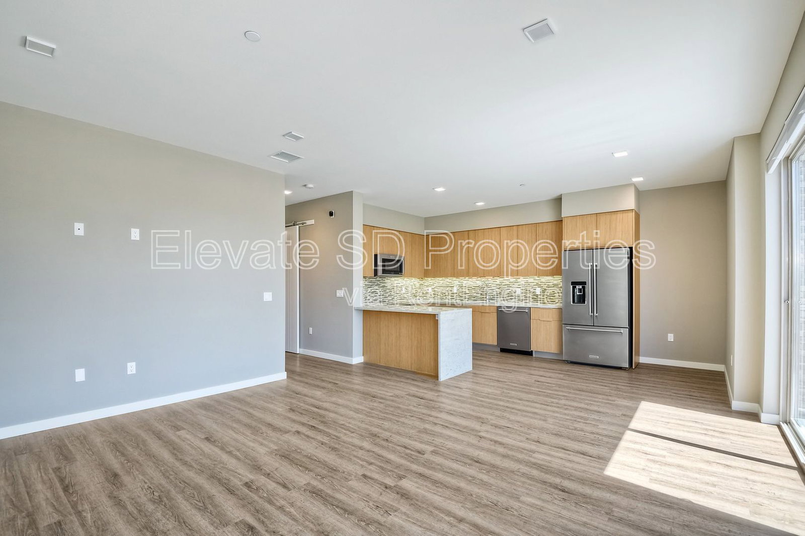 Gallery Image 0