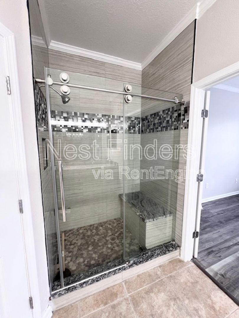 Gallery Image 18