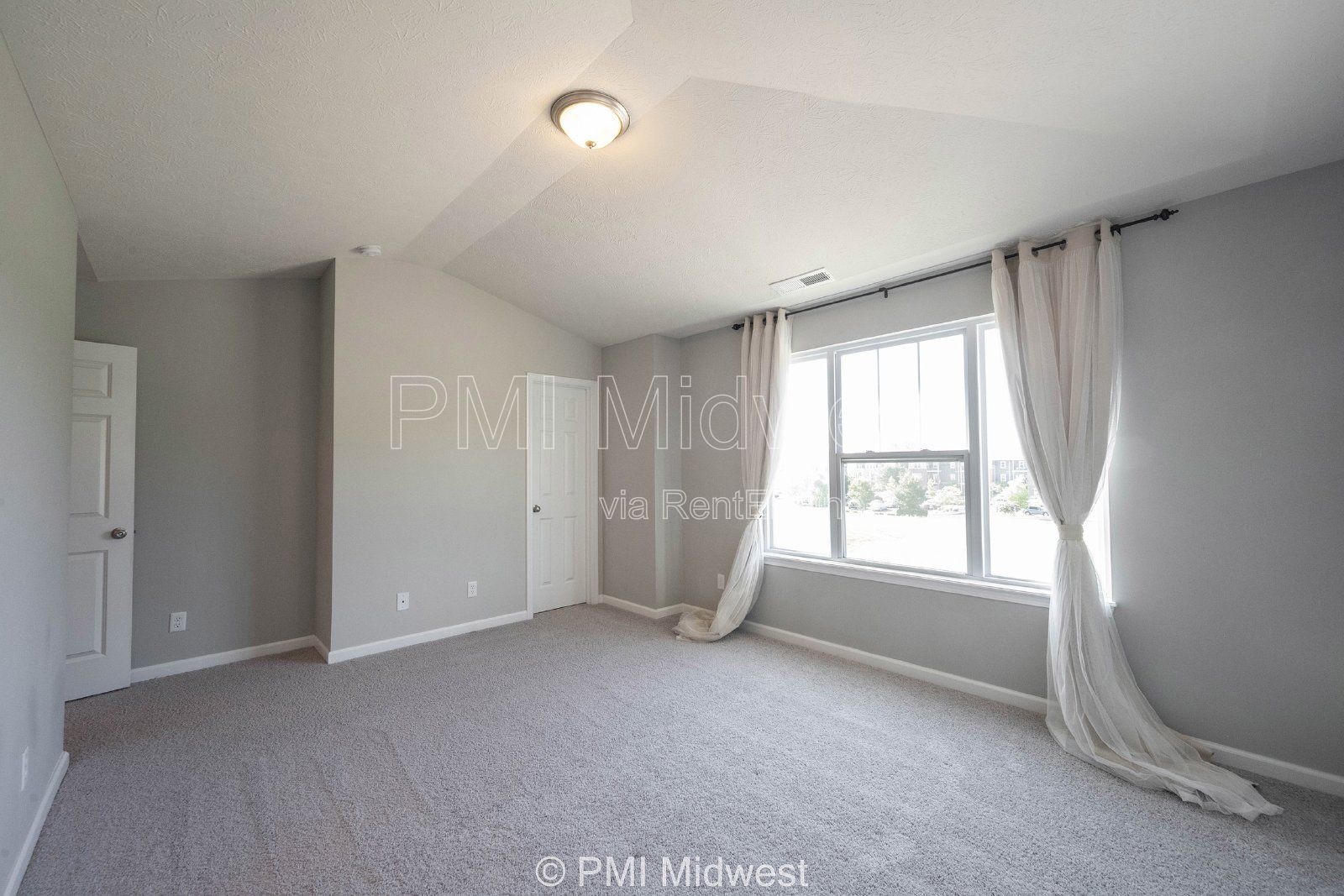 Gallery Image 37