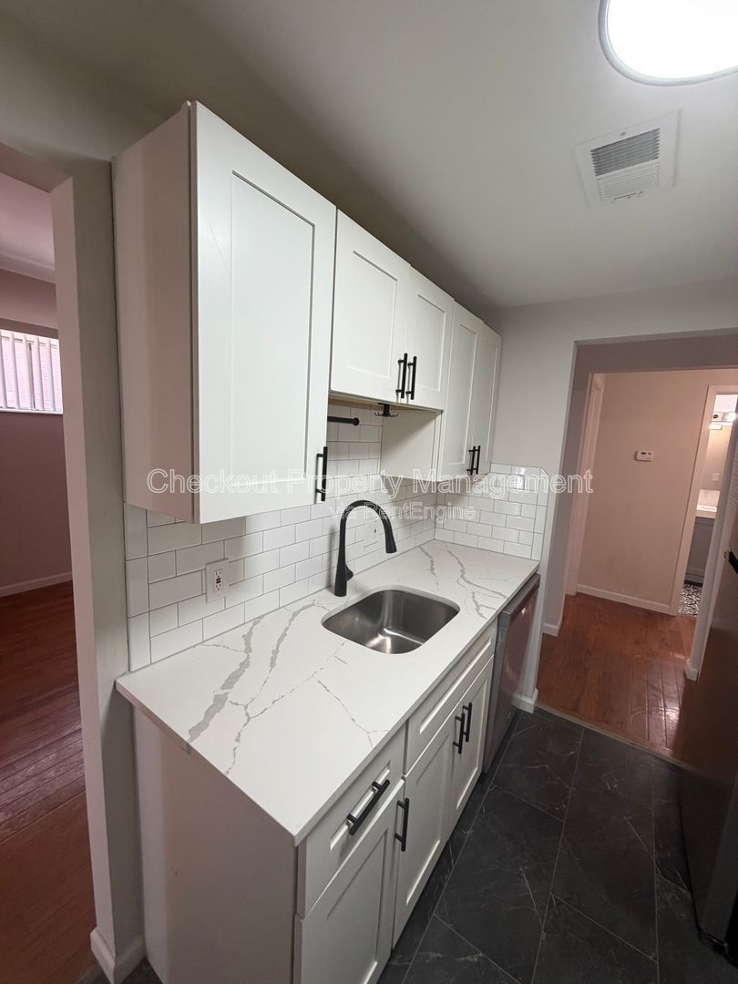 Gallery Image 16