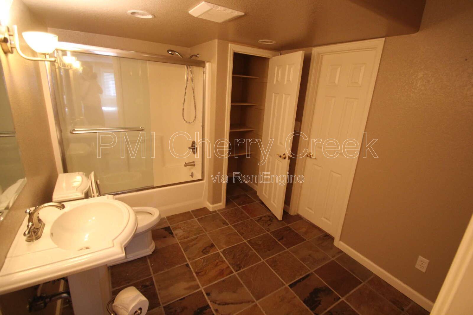 Gallery Image 19