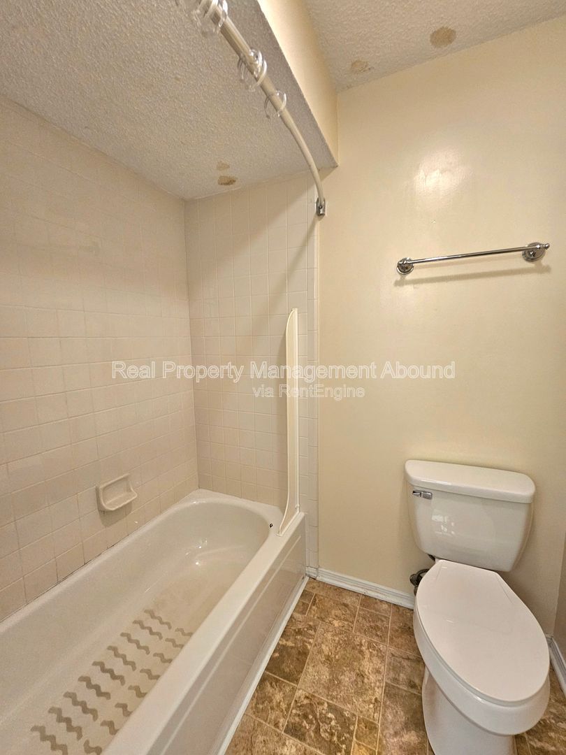 Gallery Image 16