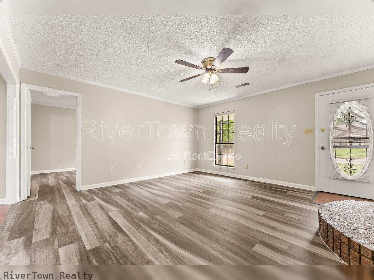Gallery Image 15