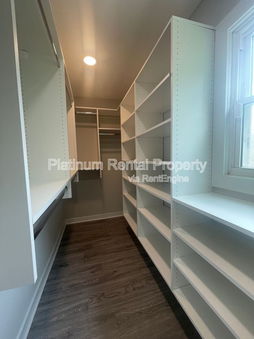 Gallery Image 72