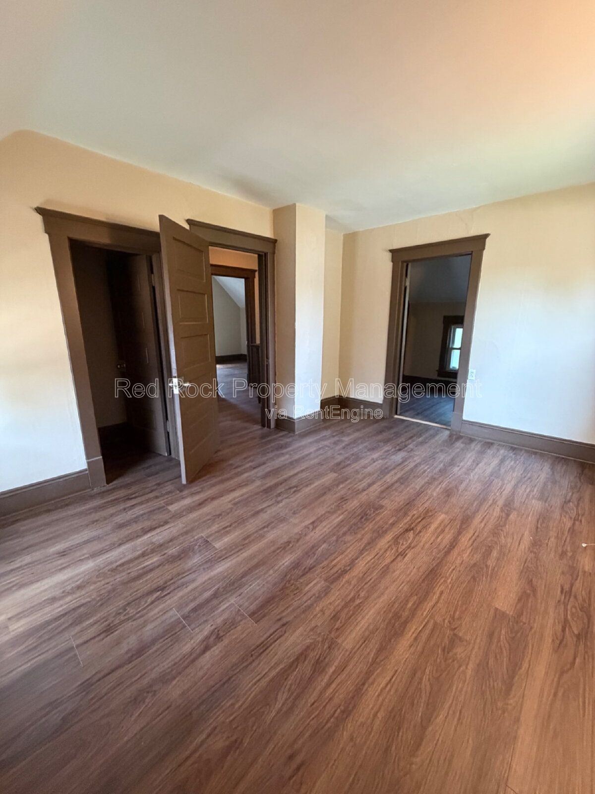 Gallery Image 16
