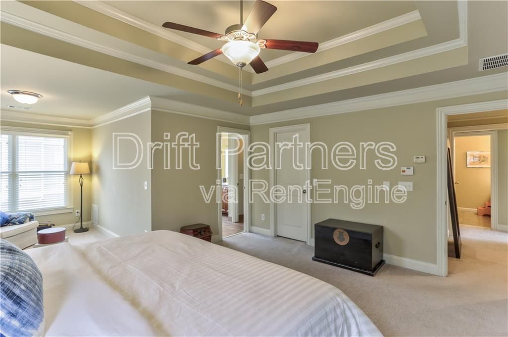 Gallery Image 0
