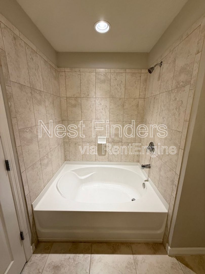 Gallery Image 16