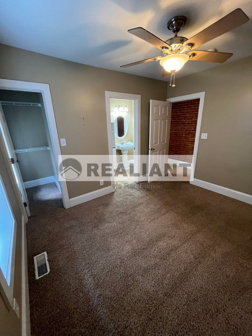Gallery Image 18