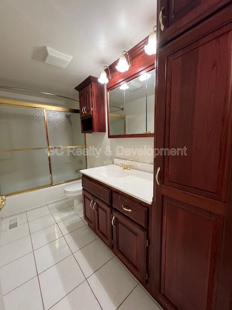 Gallery Image 18