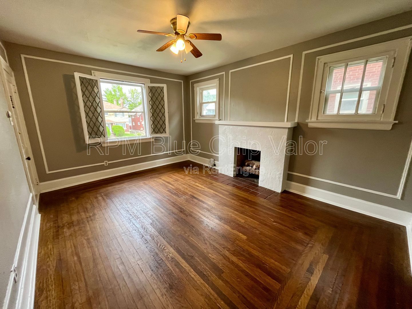 Gallery Image 0