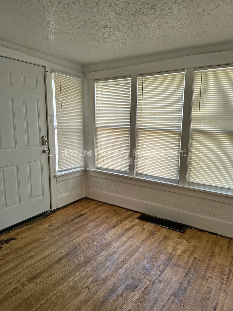 Gallery Image 18