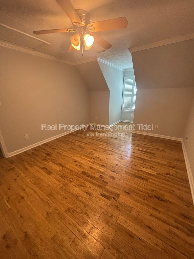 Gallery Image 19
