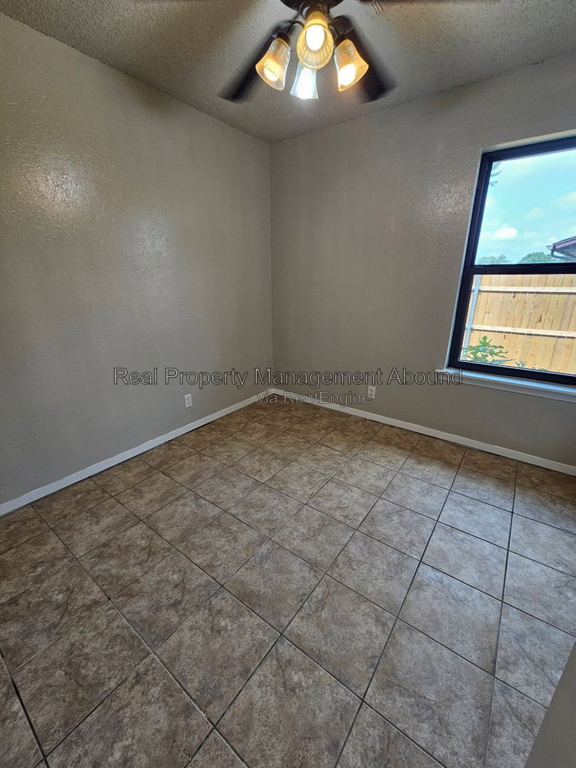 Gallery Image 18