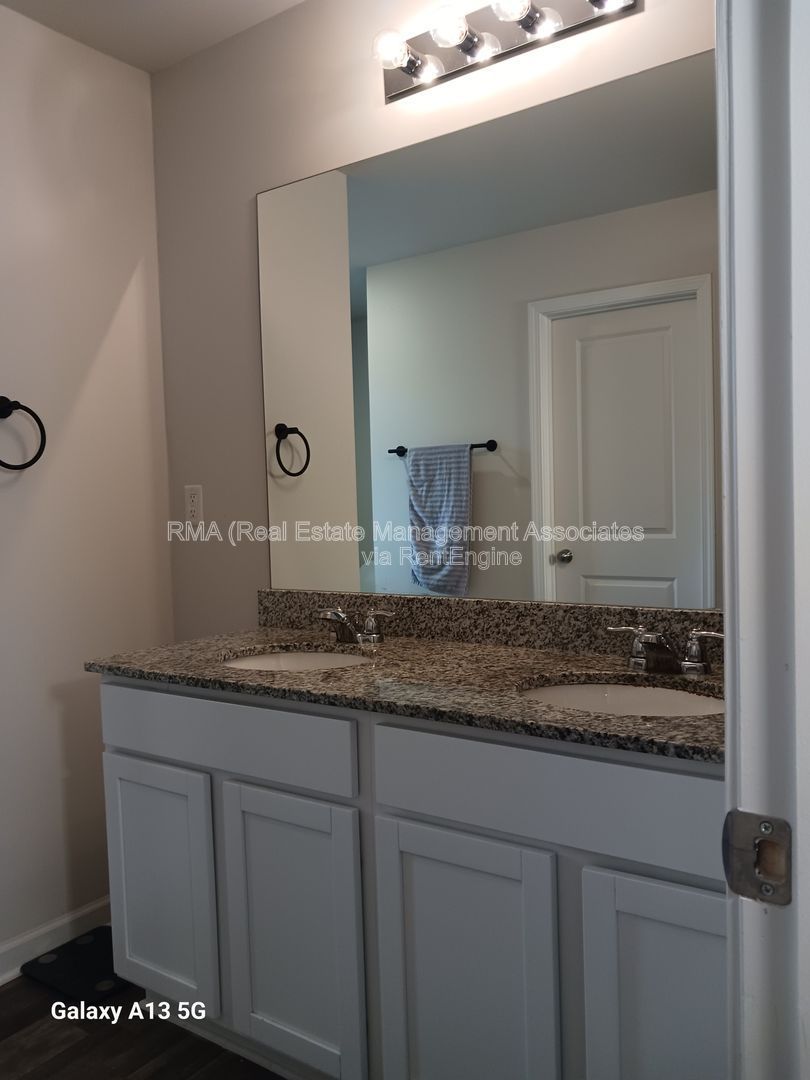 Gallery Image 16