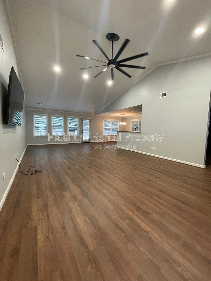 Gallery Image 19