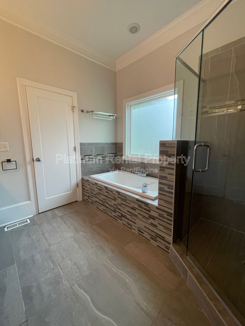 Gallery Image 32