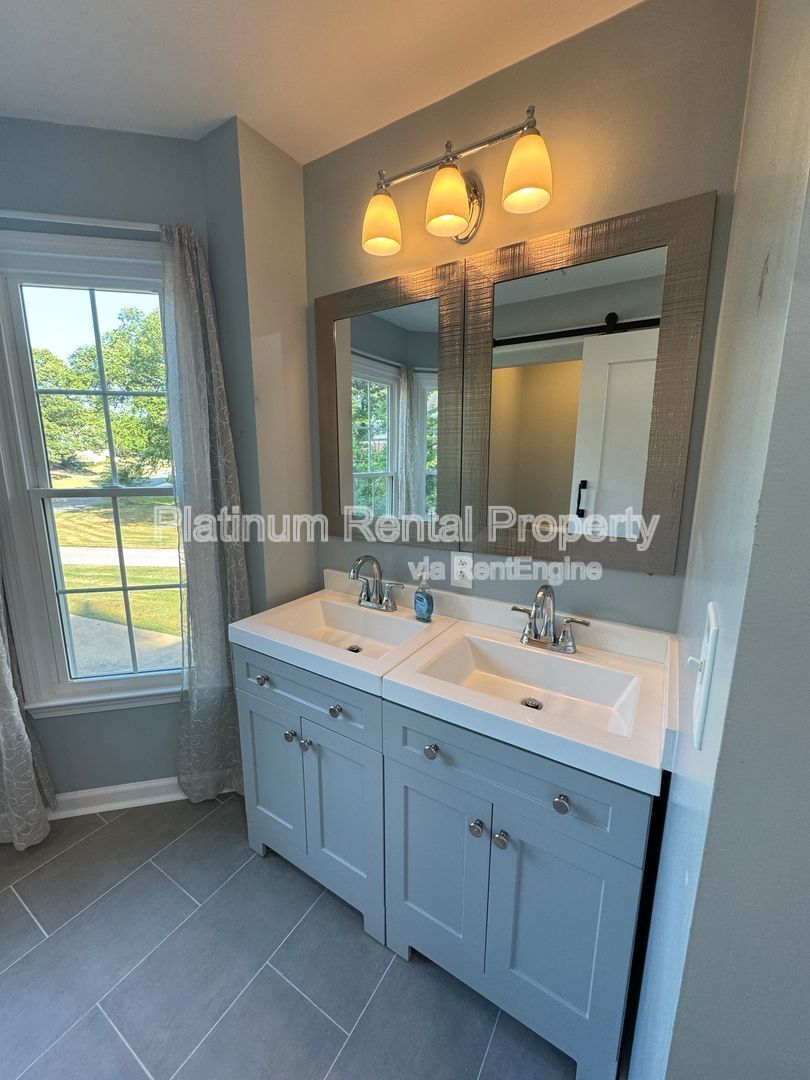Gallery Image 38