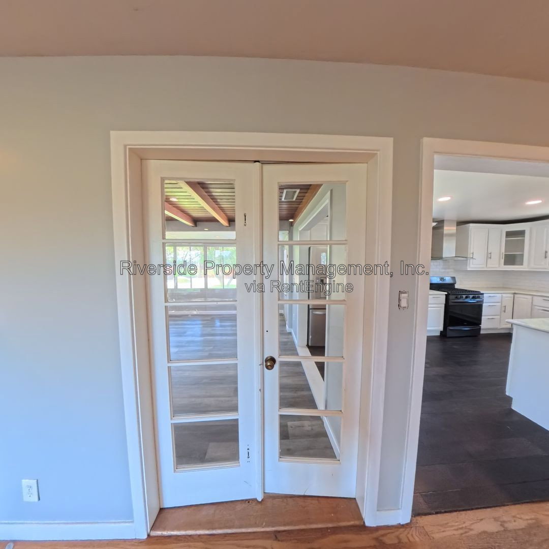 Gallery Image 15