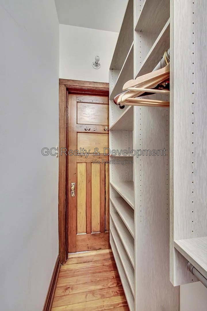 Gallery Image 18