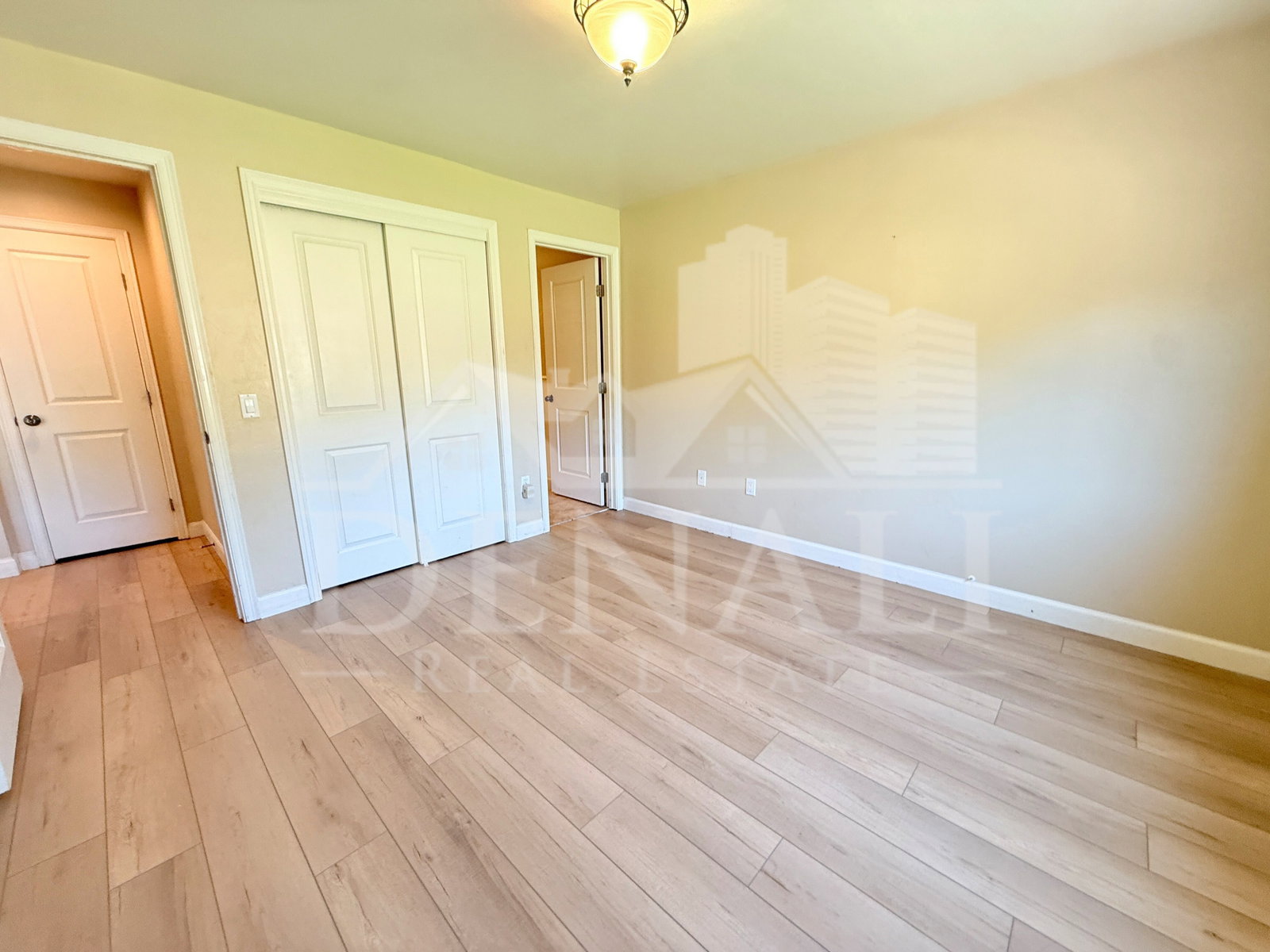 Gallery Image 15