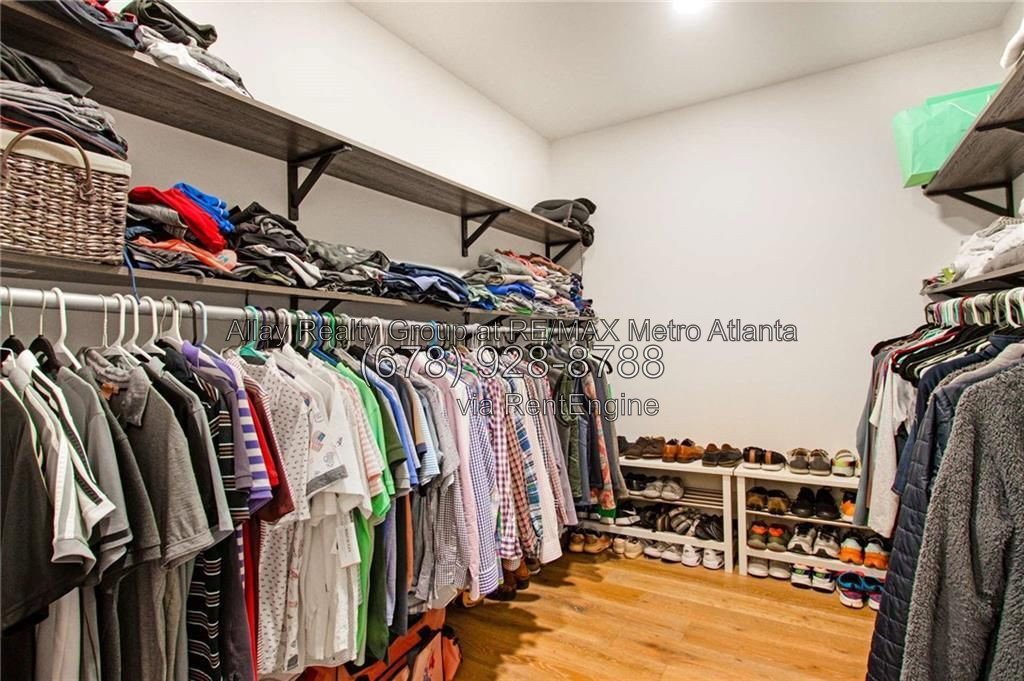 Gallery Image 19