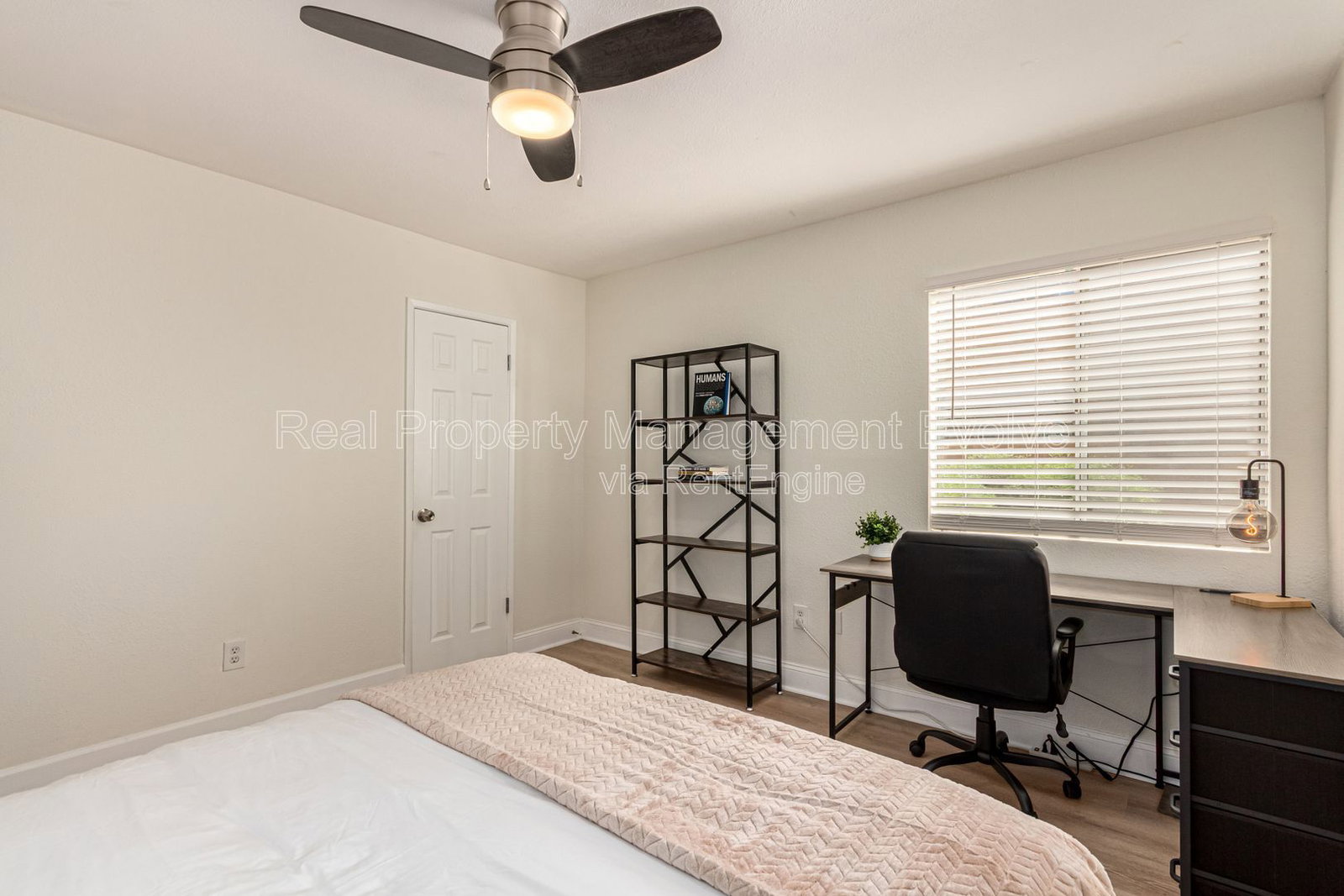 Gallery Image 17