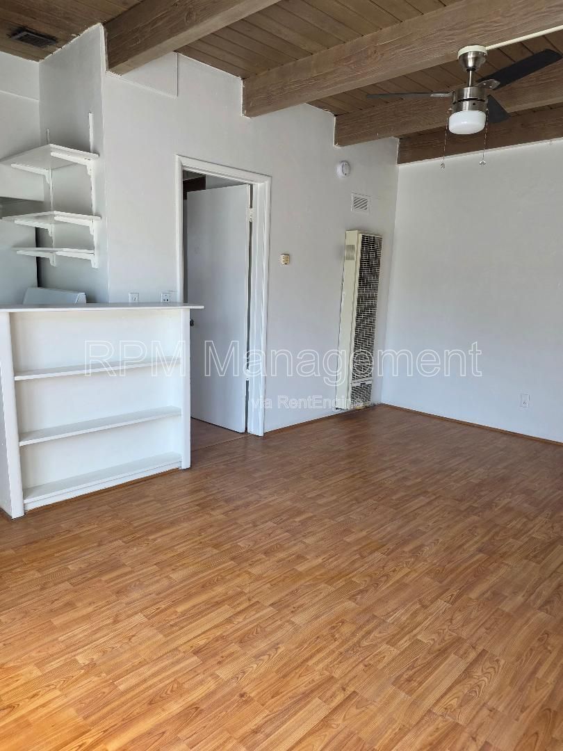 Gallery Image 0