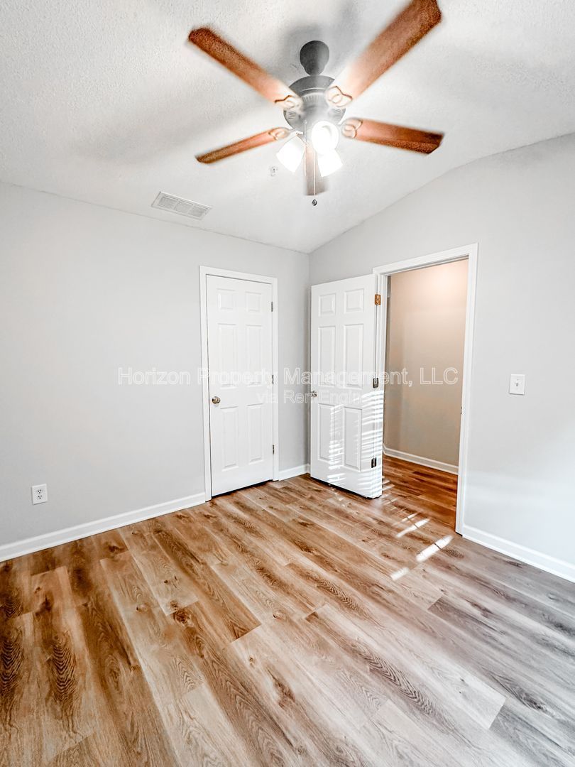 Gallery Image 18