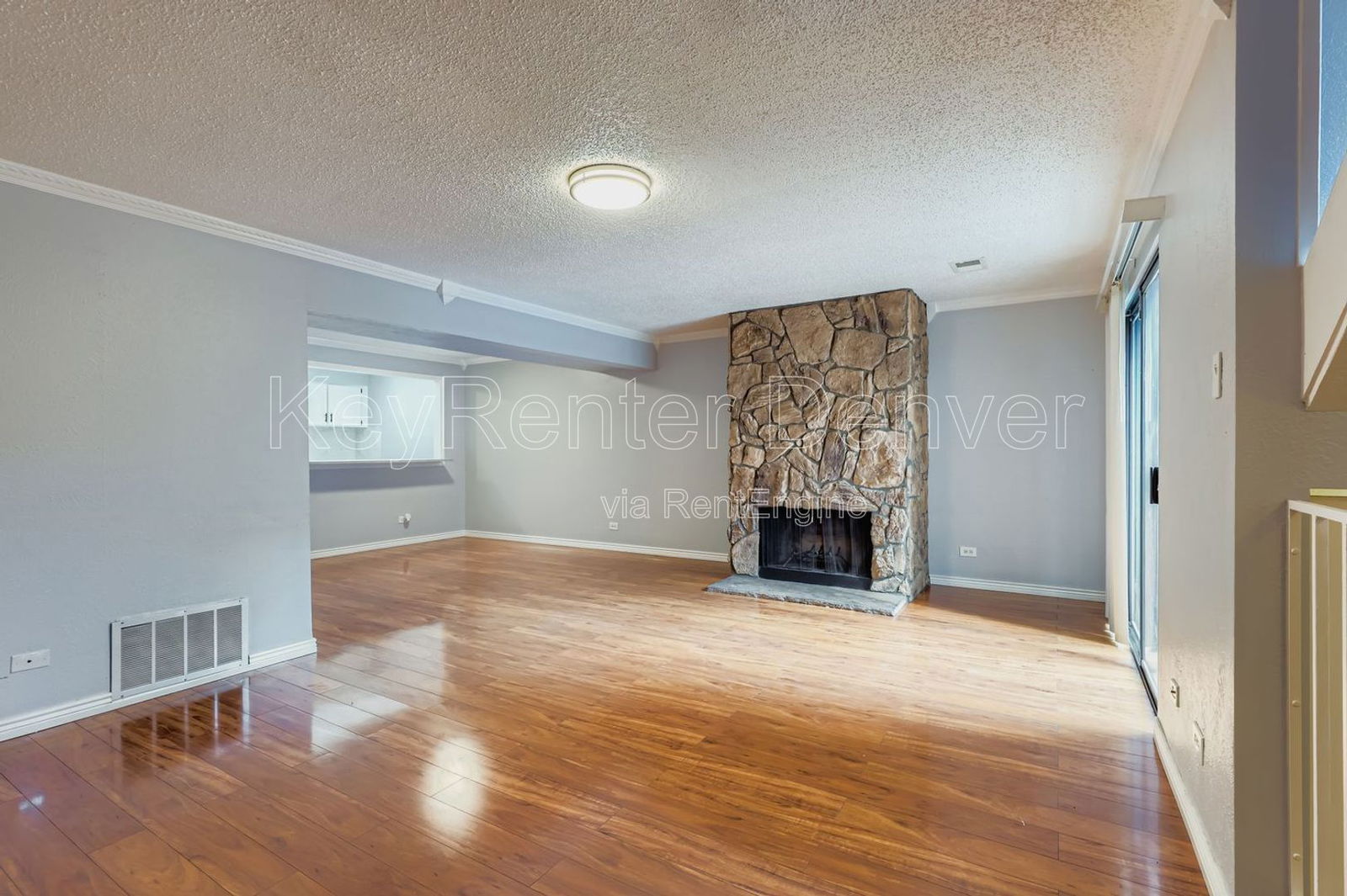 Gallery Image 0