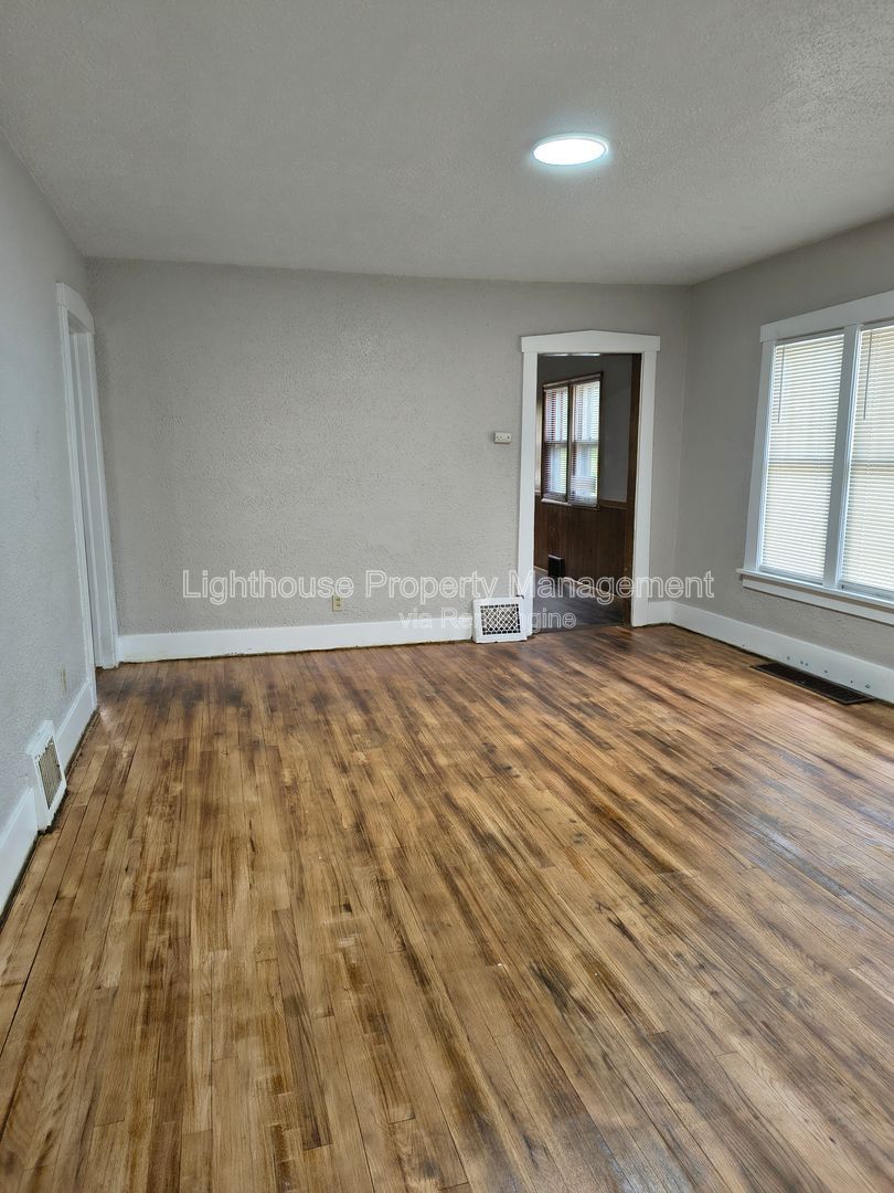 Gallery Image 15