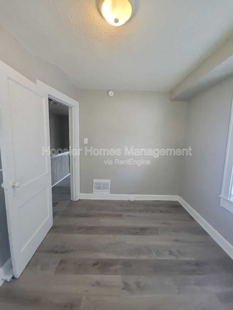 Gallery Image 13