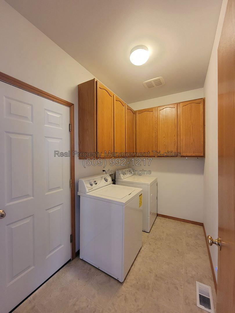 Gallery Image 17