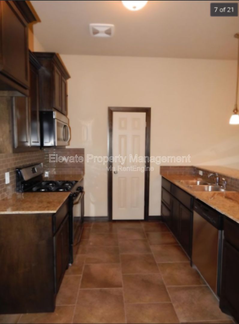 Gallery Image 13