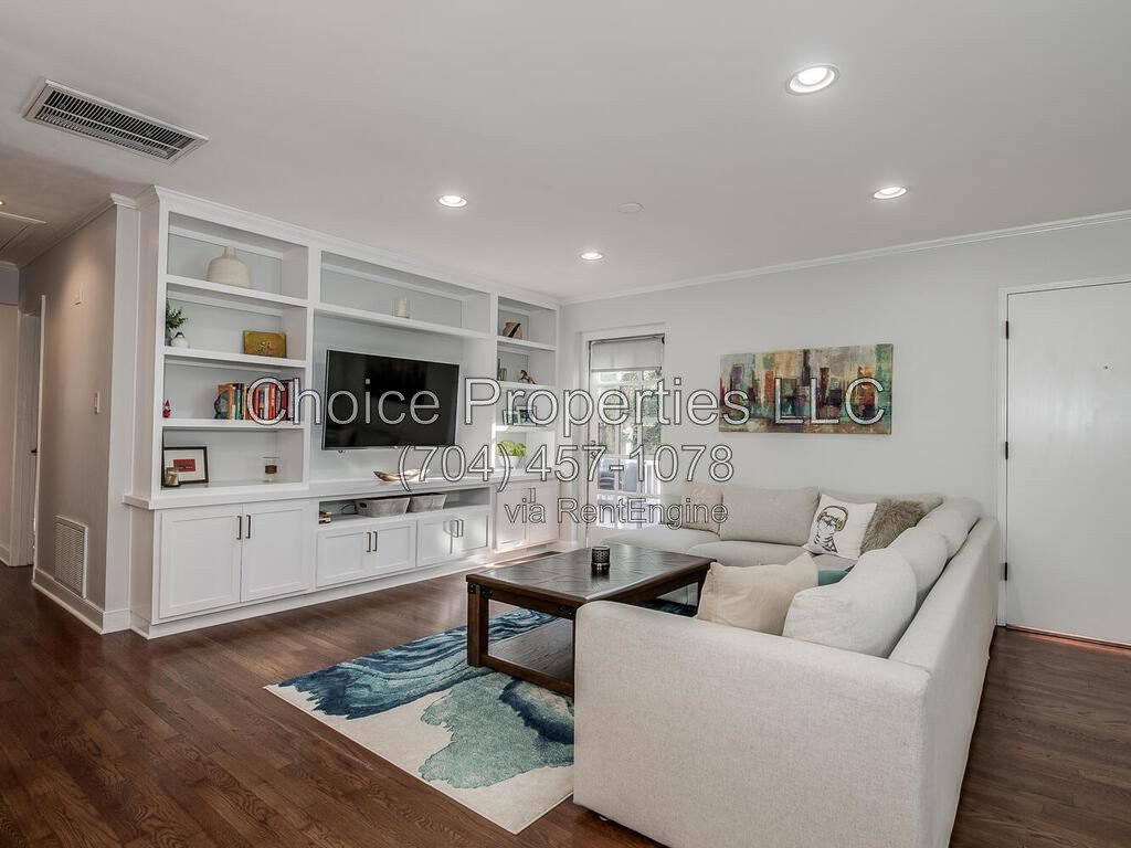 Gallery Image 0