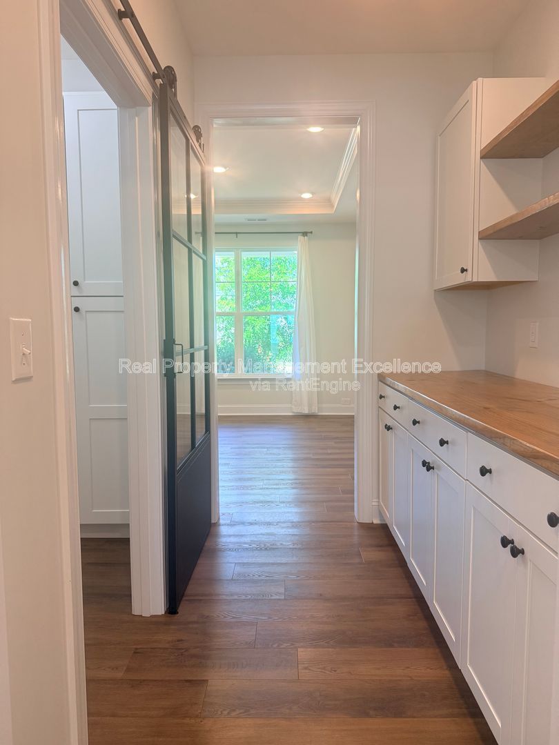 Gallery Image 9