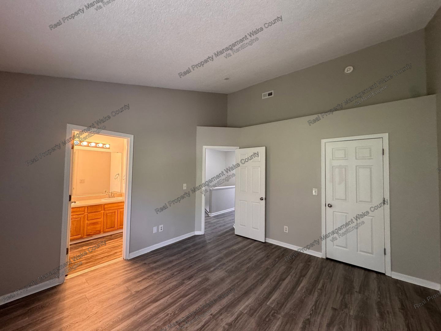 Gallery Image 19