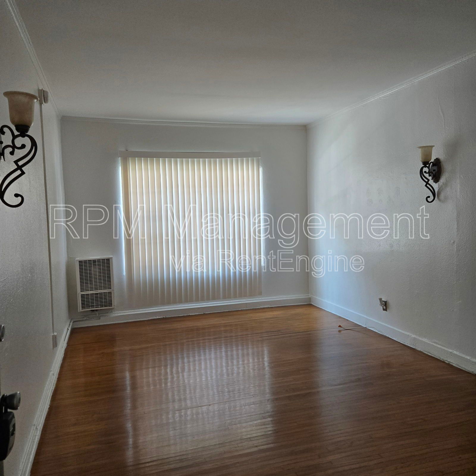 Gallery Image 0