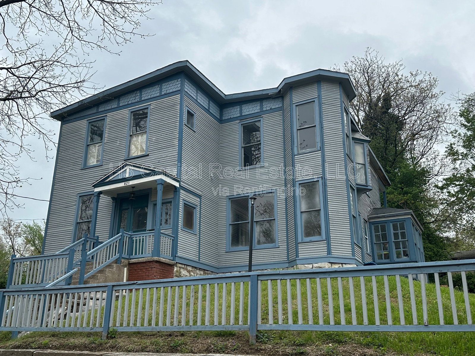 Gallery Image 0