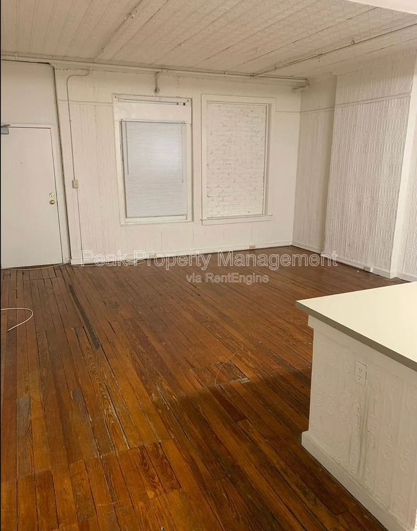 Gallery Image 0