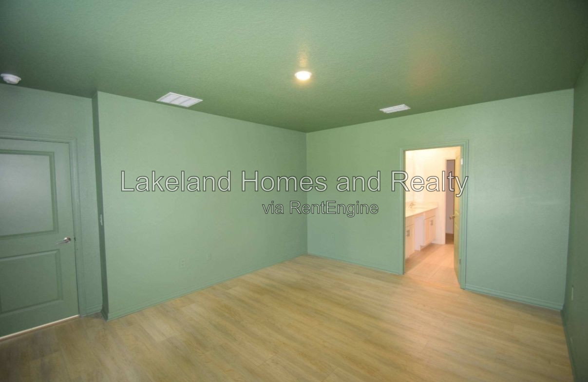 Gallery Image 17