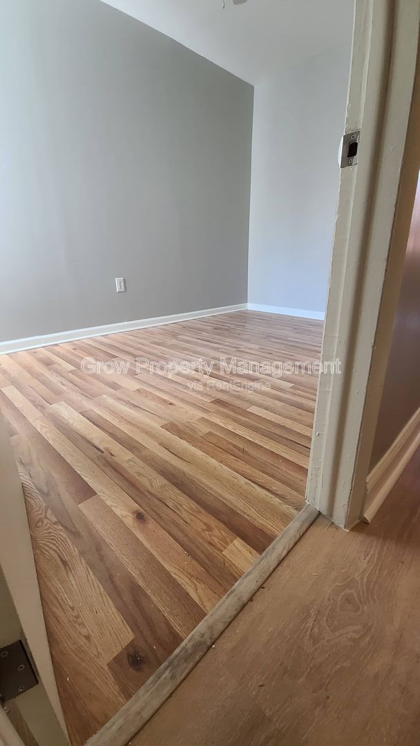 Gallery Image 16