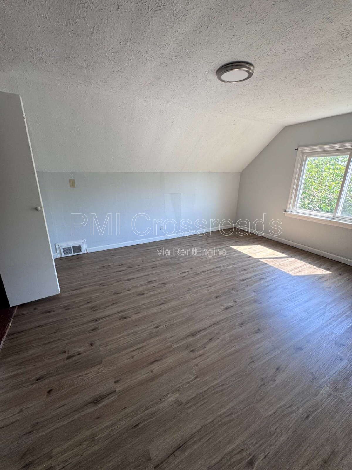Gallery Image 19