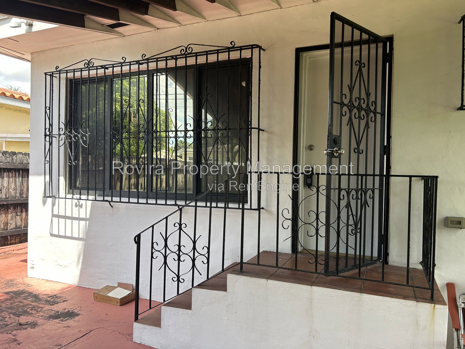 Gallery Image 0
