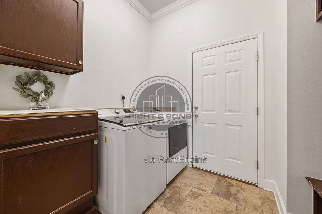 Gallery Image 58