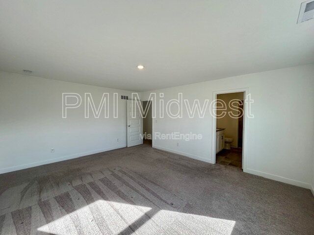 Gallery Image 16