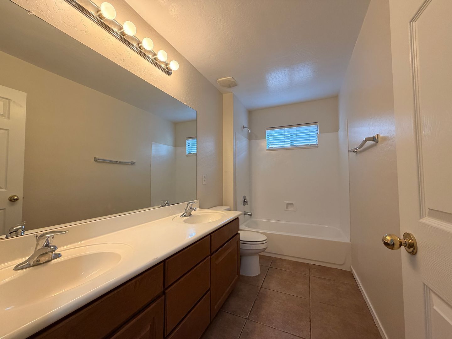 Gallery Image 18