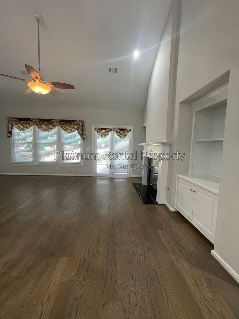 Gallery Image 19