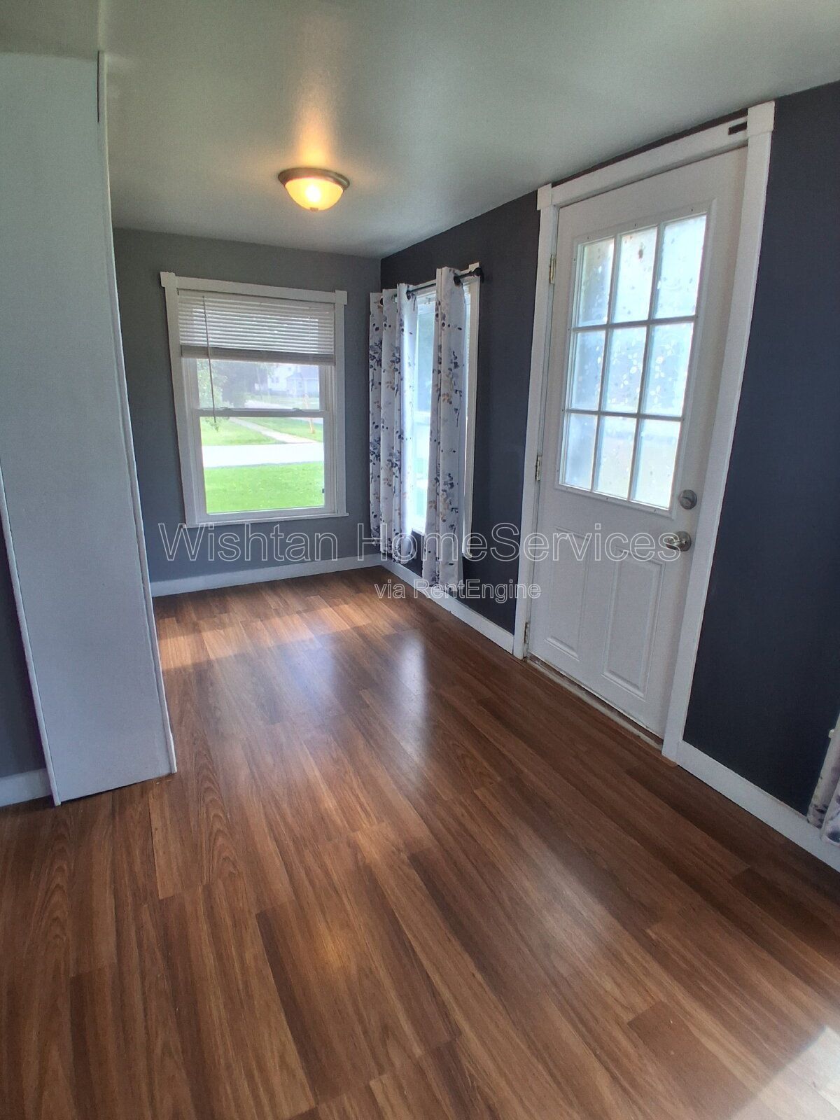 Gallery Image 0