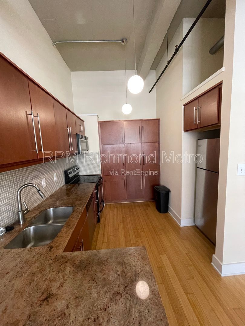 Gallery Image 0