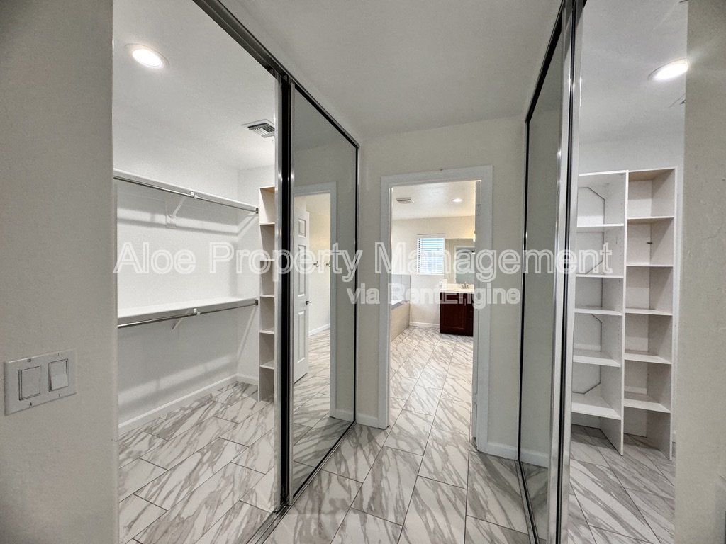 Gallery Image 19